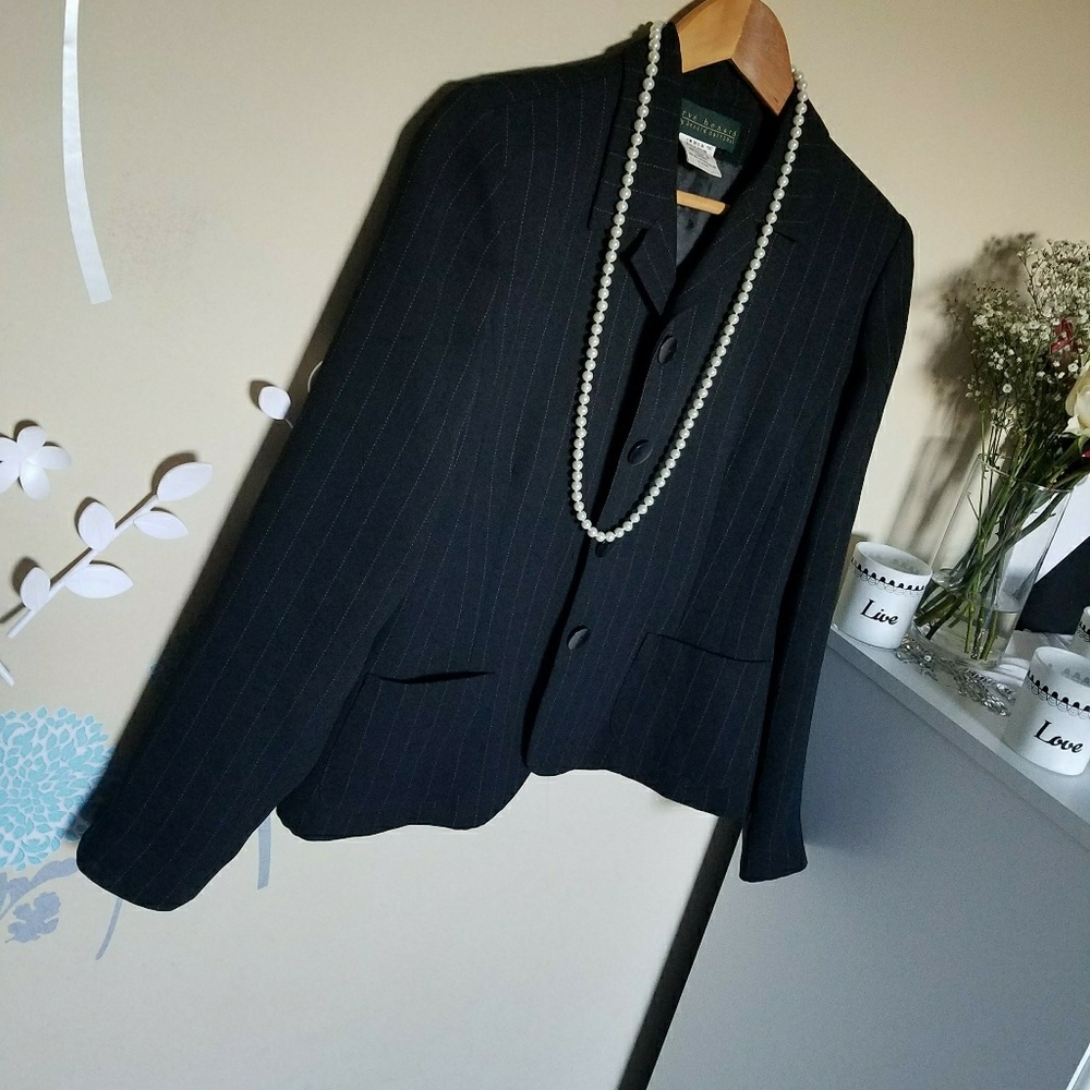 👠Sleek Striped  Blazer👠 - Picture 3 of 5